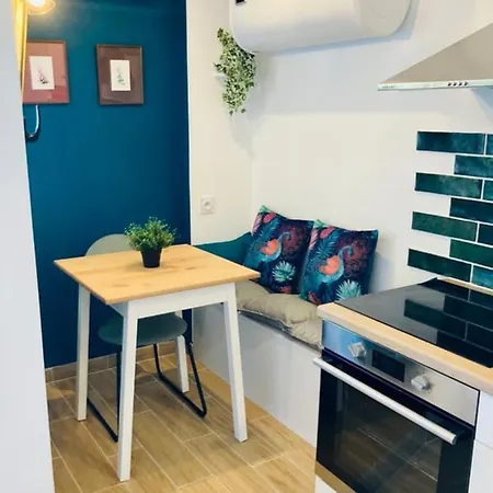 New 10 Minutes' Walk From The Lägenhet *