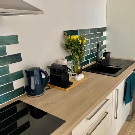 New 10 Minutes' Walk From The * Antibes