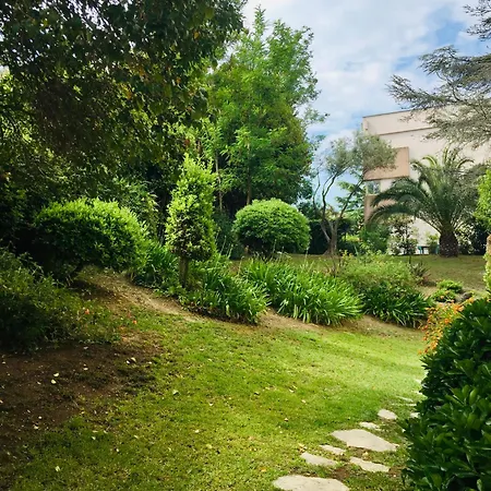 New 10 Minutes' Walk From The *