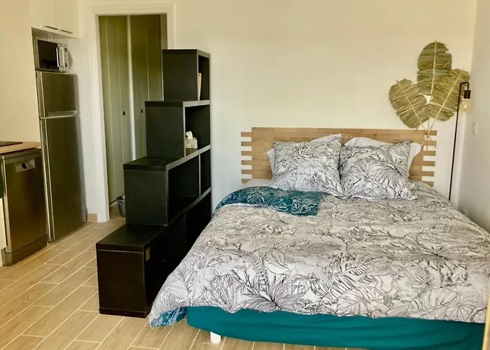 Апартаменты New 10 Minutes' Walk From The