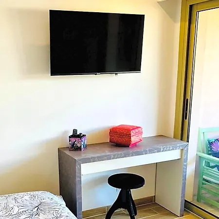 Lejlighed New 10 Minutes' Walk From The
